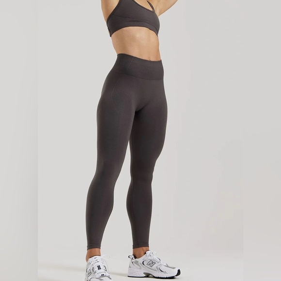 Women's Best XXL Define 2.0 Seamless Scrunch Leggings Regular Length Graphite - Picture 4 of 8